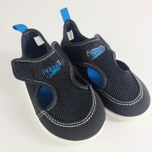 BOYS SPEEDO WATER SHOES SIZE 9/10